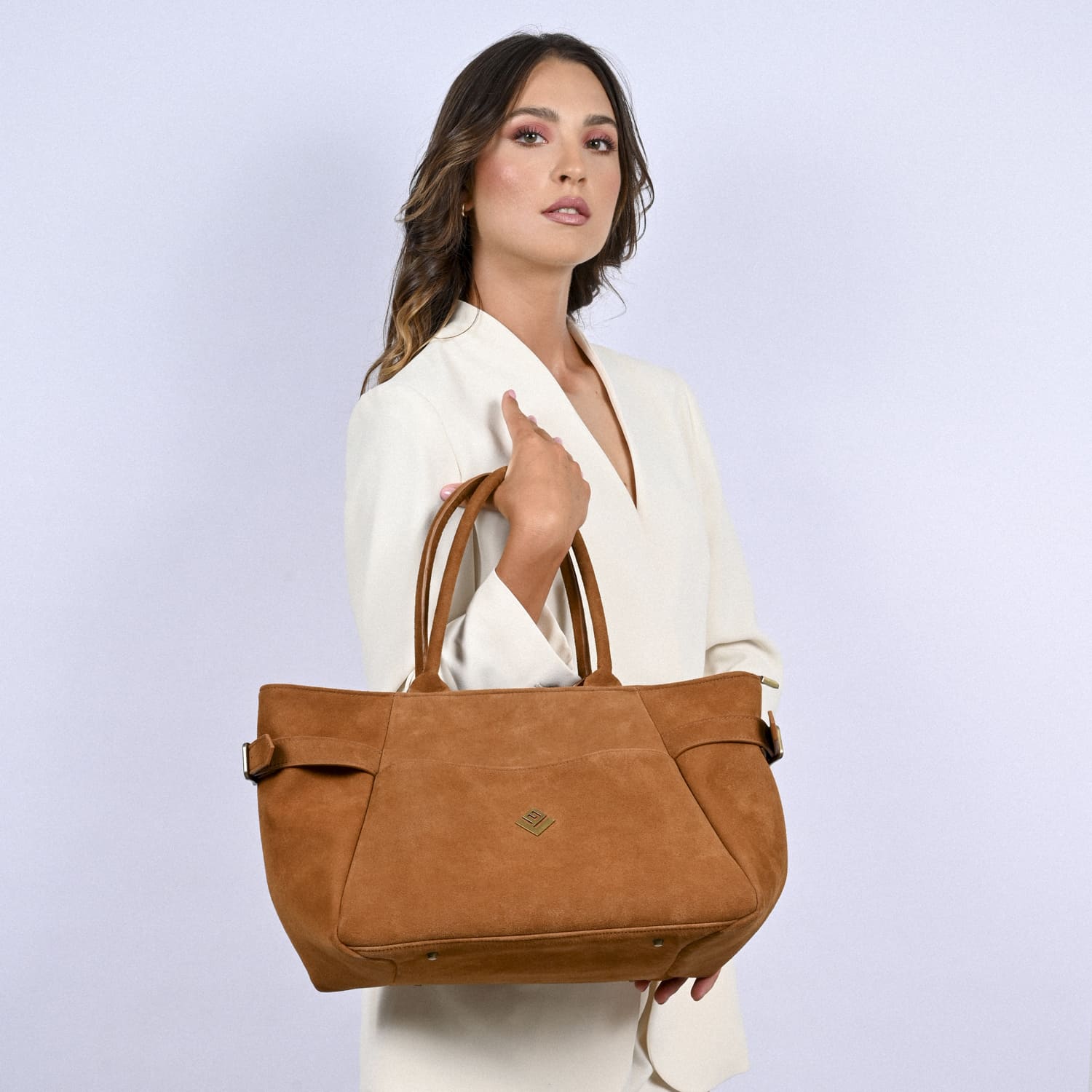 Penelope-Nomia-Collection-Model-11